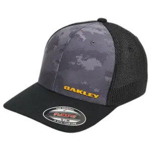 Gorra de camionero Oakley image-0