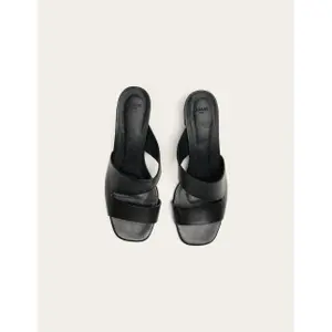 Women's mules Odaje Fika image-5