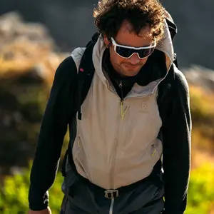 Chaqueta híbrida sin mangas con capucha Odlo Ascent image-1