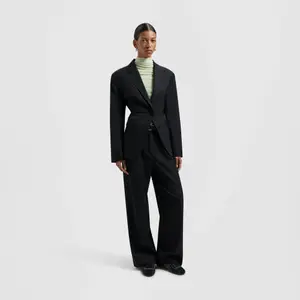 Women's fitted blazer Olaf Hussein image-4