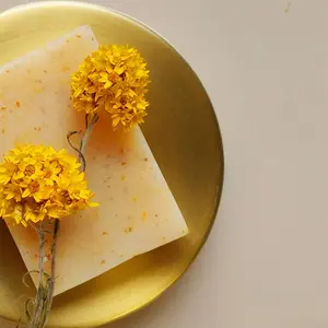Le cajoleur ultra-nourishing protective soap Omum image-1