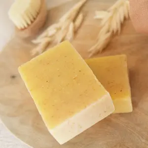 Le cajoleur ultra-nourishing protective soap Omum image-2