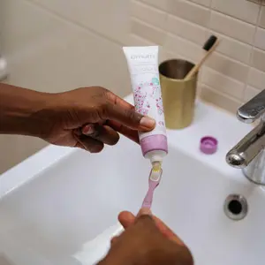 new l'eclatant freshness care toothpaste Omum image-3
