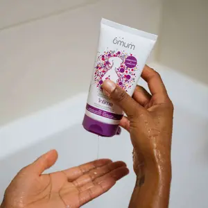 L'intime - moisturizing and soothing intimate hygiene care Omum image-3