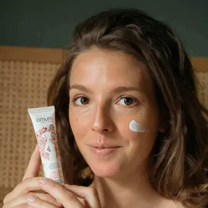 Ma jolie peau - Crema viso riequilibrante e idratante Omum image-2