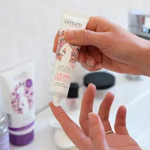 Ma jolie peau - Crema viso riequilibrante e idratante Omum image-5