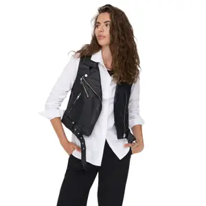 Mouwloze kunstleren jas voor vrouwen Only Vera image-4