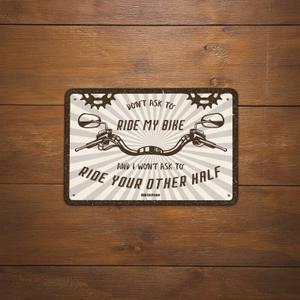 Placa metálica Oxford Don't Ask To Ride My Bike image-1