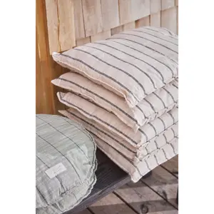 Poduszka zewnętrzna z recyklingowego poliestru OYOY Living Design image-1