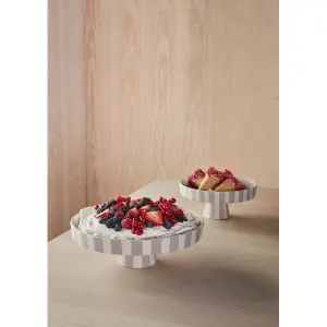 Πιατέλα από γκρίζο πηλό OYOY Living Design image-1
