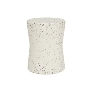 Recycled plastic stool for kids OYOY Living Design image-0