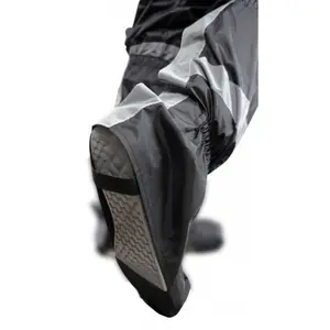 Waterproof elastic shoe covers with a secure fit under the shoe and ankle tightening. Selection P2R image-1