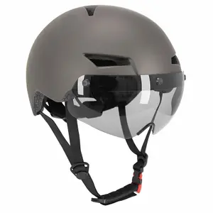 Fahrradhelm  mit integriertem Licht und verstellbarem Visier mittels Drehknopf P2R Urbain/City