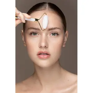 Premium jade massage roller Paloma Beauties image-1