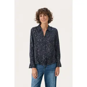 Woman's shirt Part Two Maica image-1