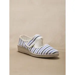 Adjustable baby shoes with one velcro strap for women Pédiconfort image-1