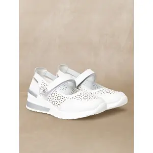 Botas de mulher em couro com fecho de velcro Pédiconfort image-1