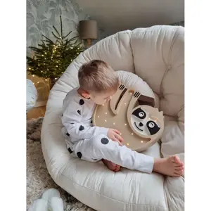 Handgefertigte Lampe Peekaboo Sloth image-1