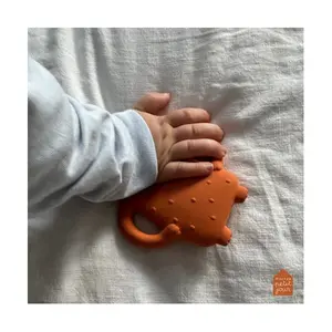 Baby rubber bear teething ring Petit Jour image-1