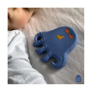 Rubber chicken teething ring for babies Petit Jour image-2