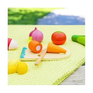 Juegos de aprendizaje - verduras de madera para cortar Petit Jour image-3
