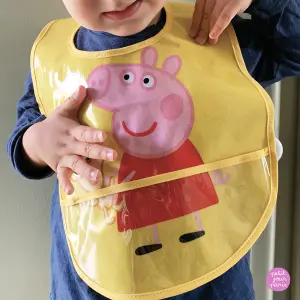 Baby bib with oilcloth Petit Jour Peppa Pig image-1