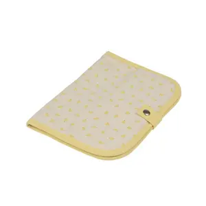 Health booklet cover Petit Jour Les Poussins image-0