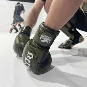 Γάντια πυγμαχίας Ταϊλάνδης Phantom Athletics image-4