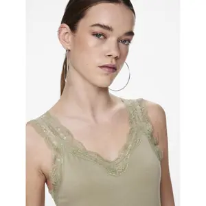 Camiseta de tirantes mujer Pieces Barbera image-5