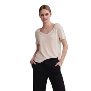 T-shirt à col V femme Pieces Phoebe image-1
