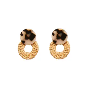 17135699-4150859-boucles-d-oreilles-femme-pieces-bree-white-smoke-nature-tu