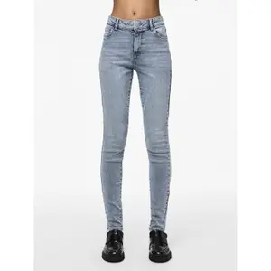 Vaqueros de mujer Pieces Dana LB302 image-1