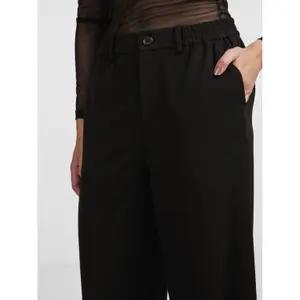 Pantalón Pieces Camil image-5