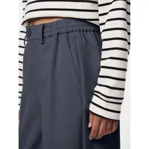 Pantalón Pieces Camil image-5
