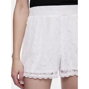Pantalones cortos de encaje para mujer Pieces Olline Mw image-5