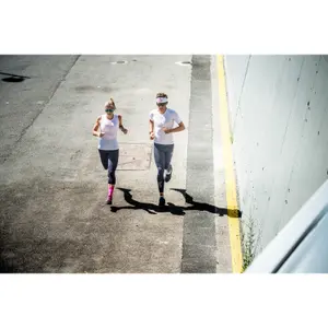 Pantalones cortos de compresión Compressport Run image-1