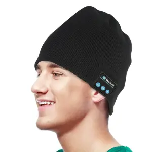 Hat with built-in Bluetooth headset Platyne