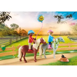 Country Farm Birthday Party Playmobil image-3
