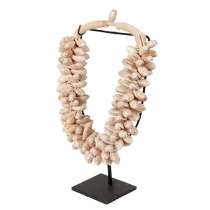 Smykke i muslingeskal på støtte Pole To Pole image-1