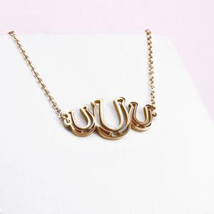 pt-ne-05-hw-gp-44-xx-necklace-with-3-horseshoes-ponytail-co-gold-38-6-cm