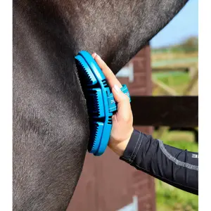 Escova para cavalo macia Premier Equine image-3
