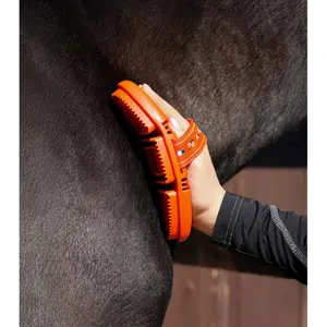 Escova para cavalo macia Premier Equine image-3
