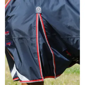 Manta impermeable para caballos con cubrecuello Premier Equine Buster 50 g image-3