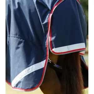 Manta impermeable para caballos con cubrecuello Premier Equine Buster 50 g image-4