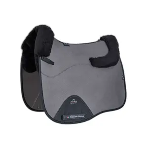 Shock-absorbing dressage saddle pad made of merino wool Premier Equine CC Air-Tech Square