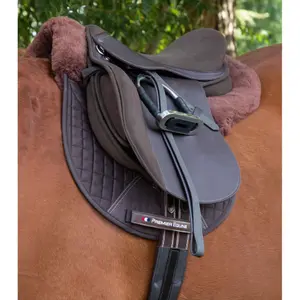 Tapis de selle amortisseur mouton synthétique intégré Premier Equine GP/Jump Numnah image-1