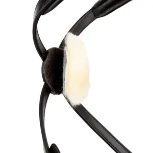 Gekreuzter Nasenriemenschutz aus Schafsfell Premier Equine Glorioso image-2