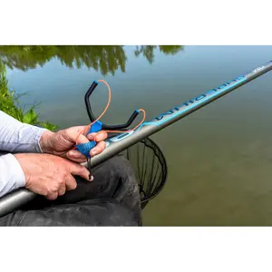 Tirachinas Preston Dura Slip Catapult Light/Medium image-2