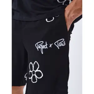 Shorts med blomstret skitseprint Project X Paris image-5