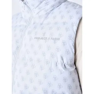 Gilet imbottito con motivo monogramma tutto over Project X Paris image-2